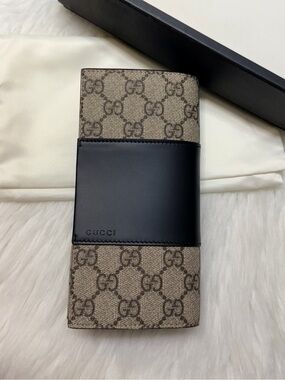 NEW✨Gucci Supreme Canvas Bifold Continental Wallet